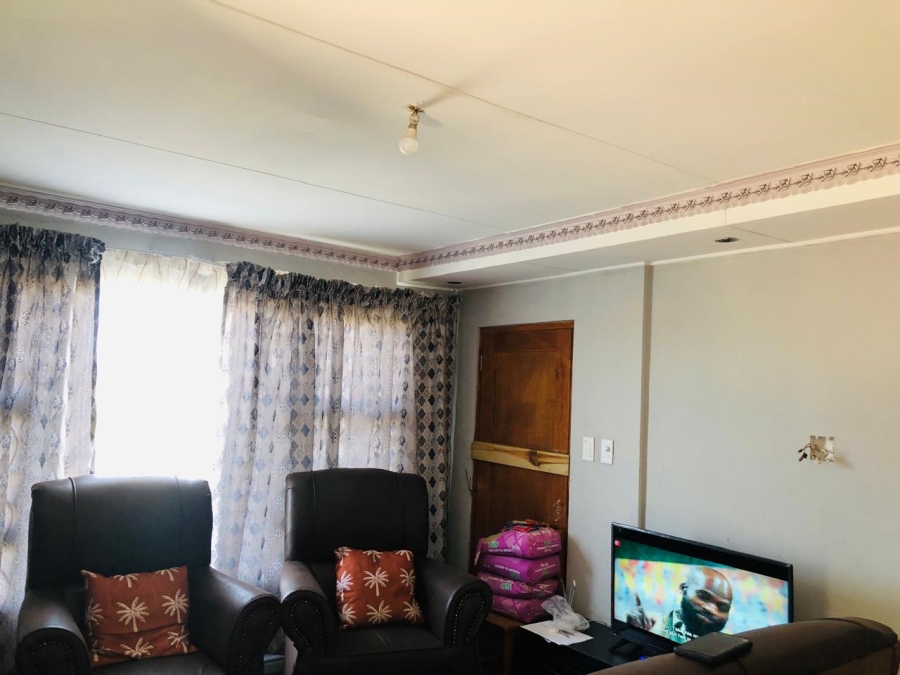 2 Bedroom Property for Sale in Kwa Nobuhle Eastern Cape